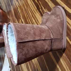 Brown boots